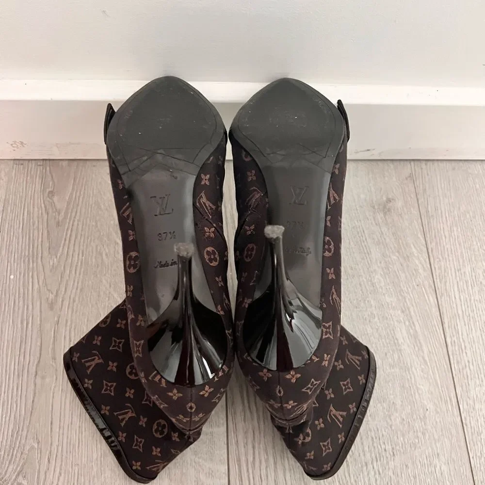 Louis Vuitton step out